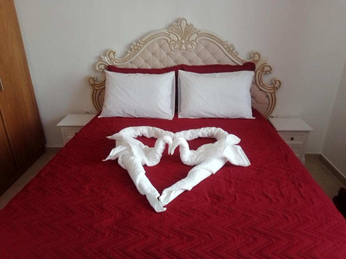 Precious Apartment Corinth Bagian luar foto