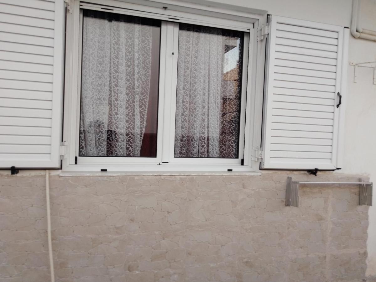 Precious Apartment Corinth Bagian luar foto