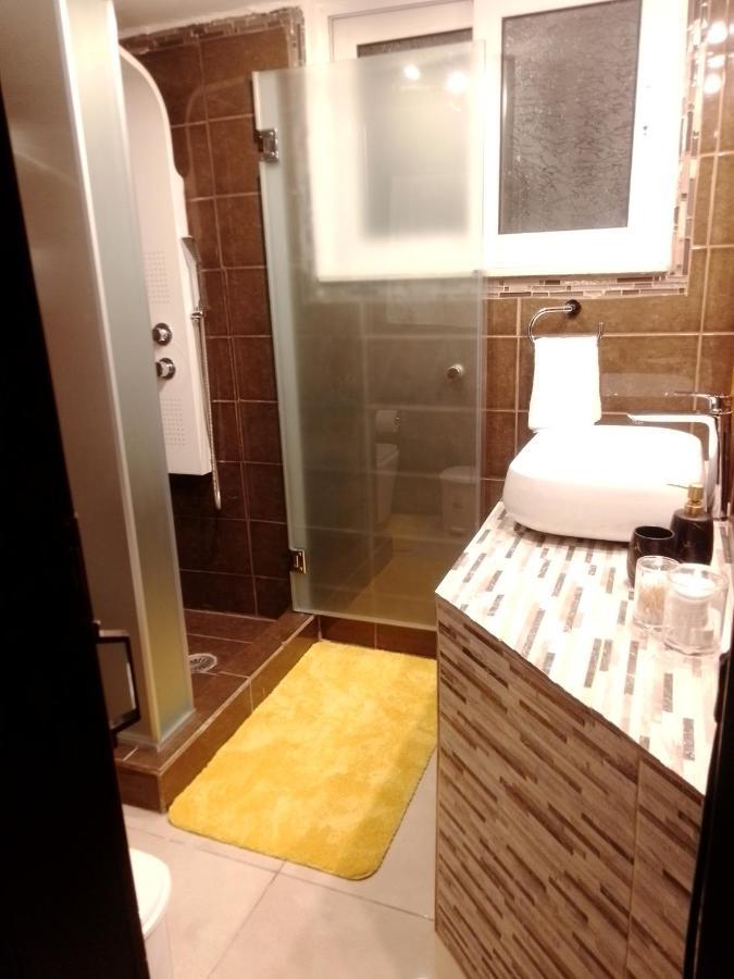 Precious Apartment Corinth Bagian luar foto